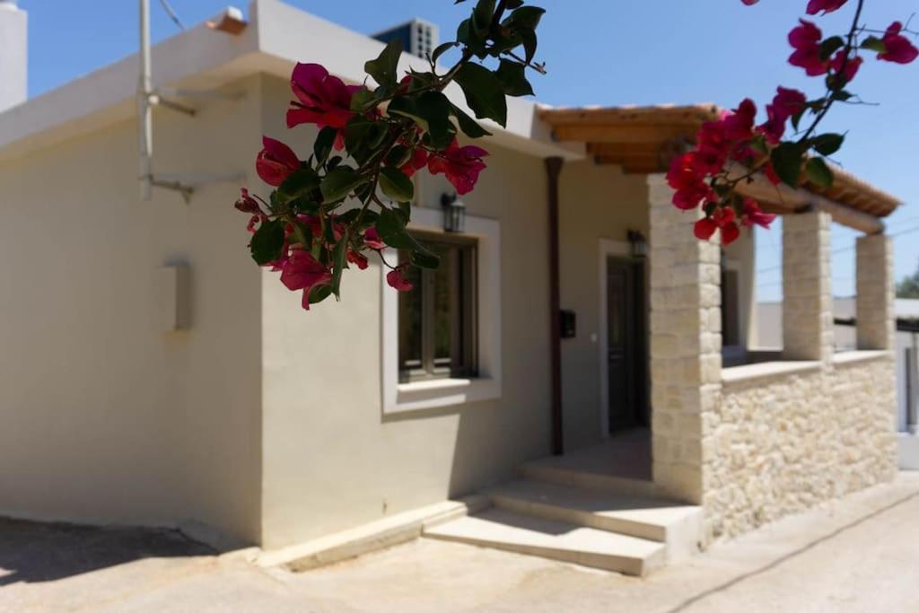 Casa Di Kapaka - New Villa In The Countryside Roupai Exterior photo
